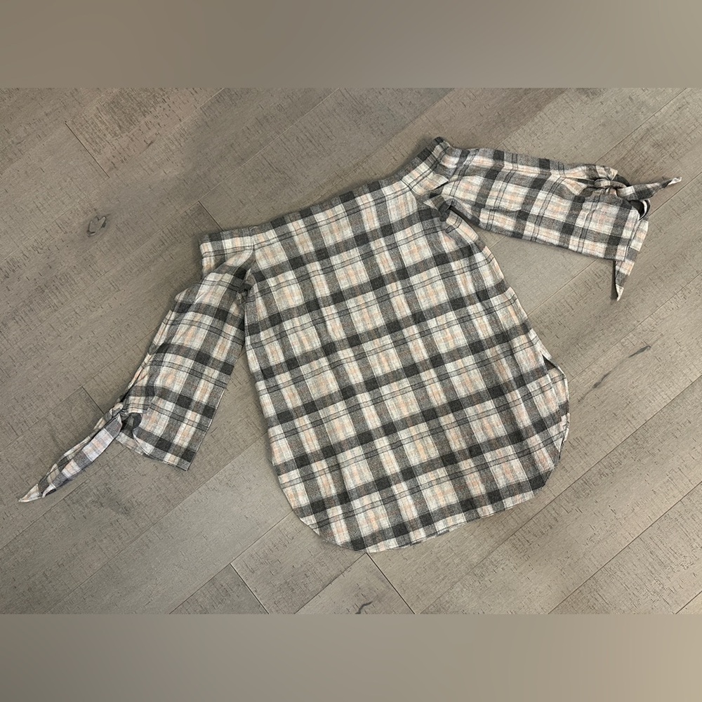 Club Monaco Off-Shoulder Plaid Top – Wool Blend – Size 0 - Picture 4 of 6
